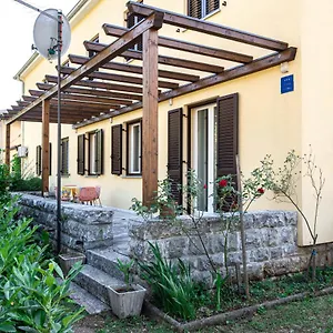 https://apartment-marta-rasa.in-istria.net