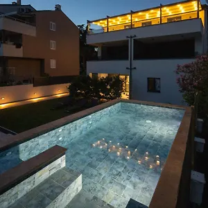 https://apartmani-ante-biograd.hotelinzadar.com
